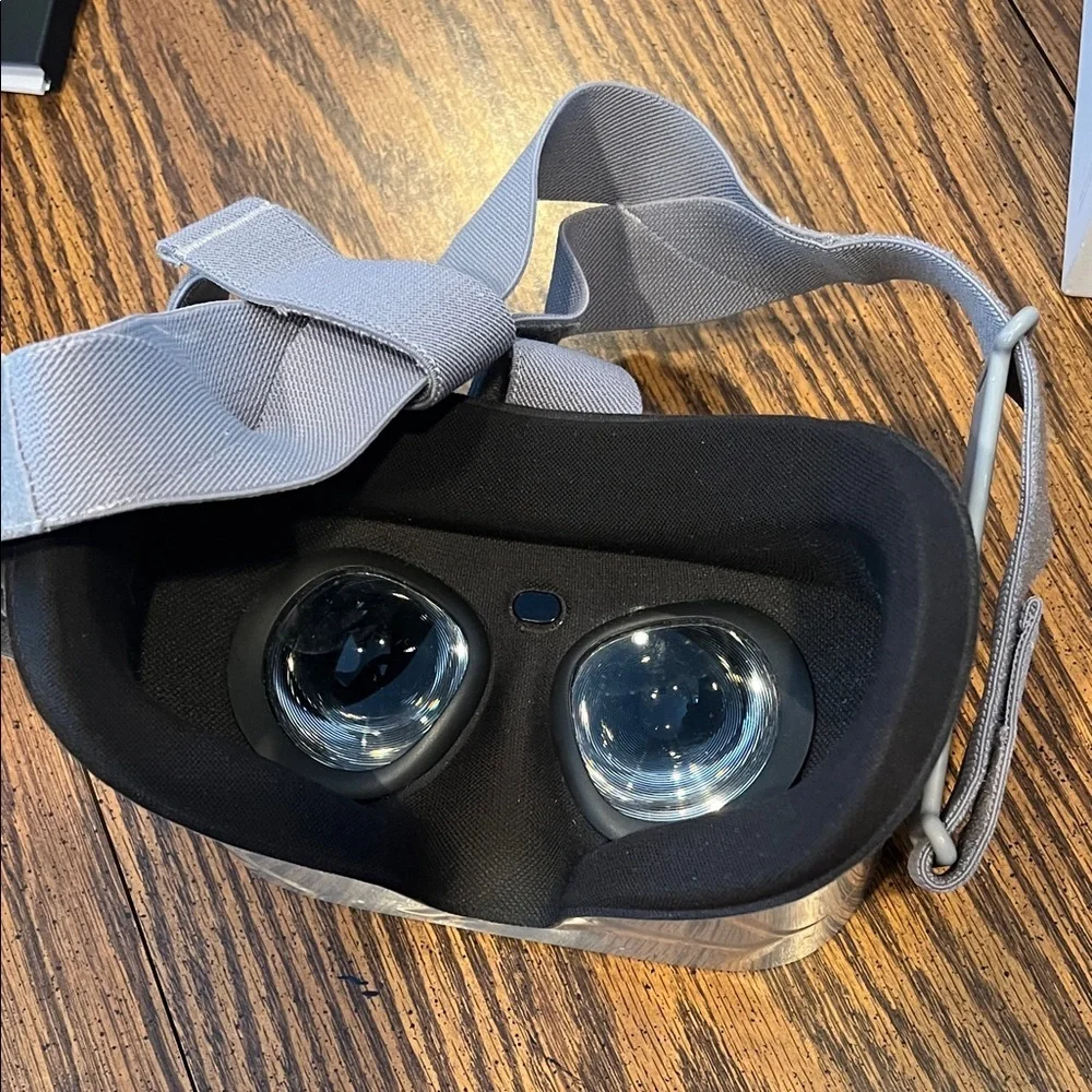 Oculus Go stand alone VR Headset 64 GB
